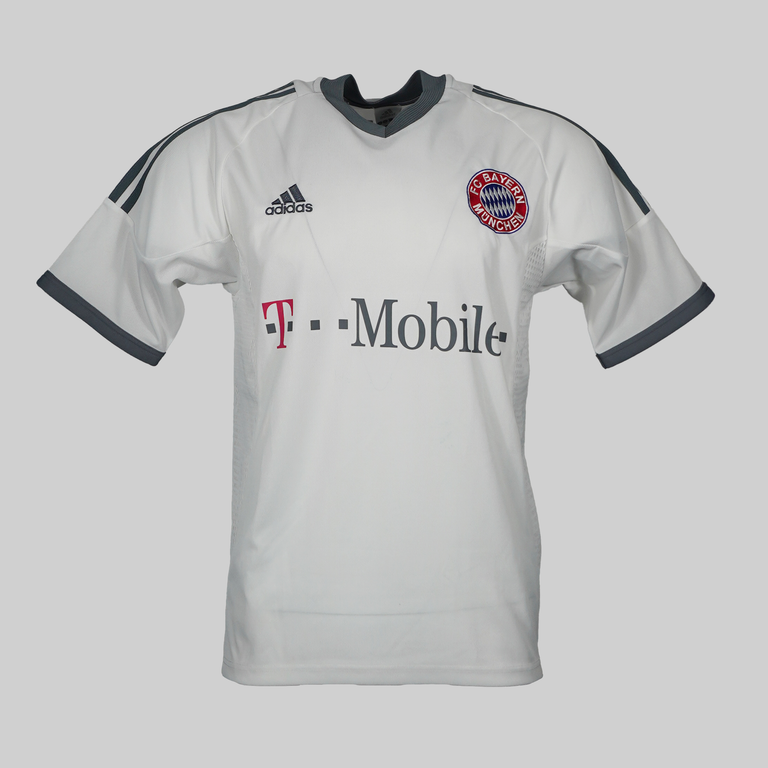 Bayern Munich 2002/2004 Away Shirt