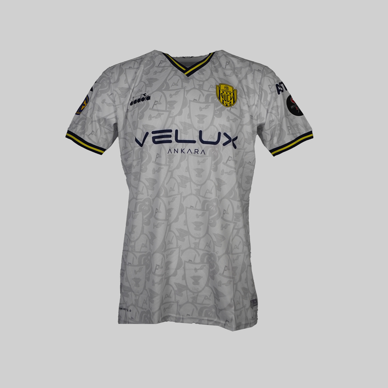 MKE Ankaragucu 2021-2022 Away Shirt